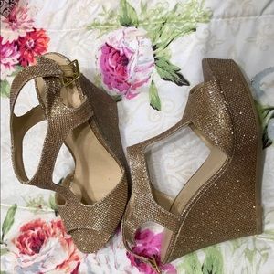 Gold Wedges